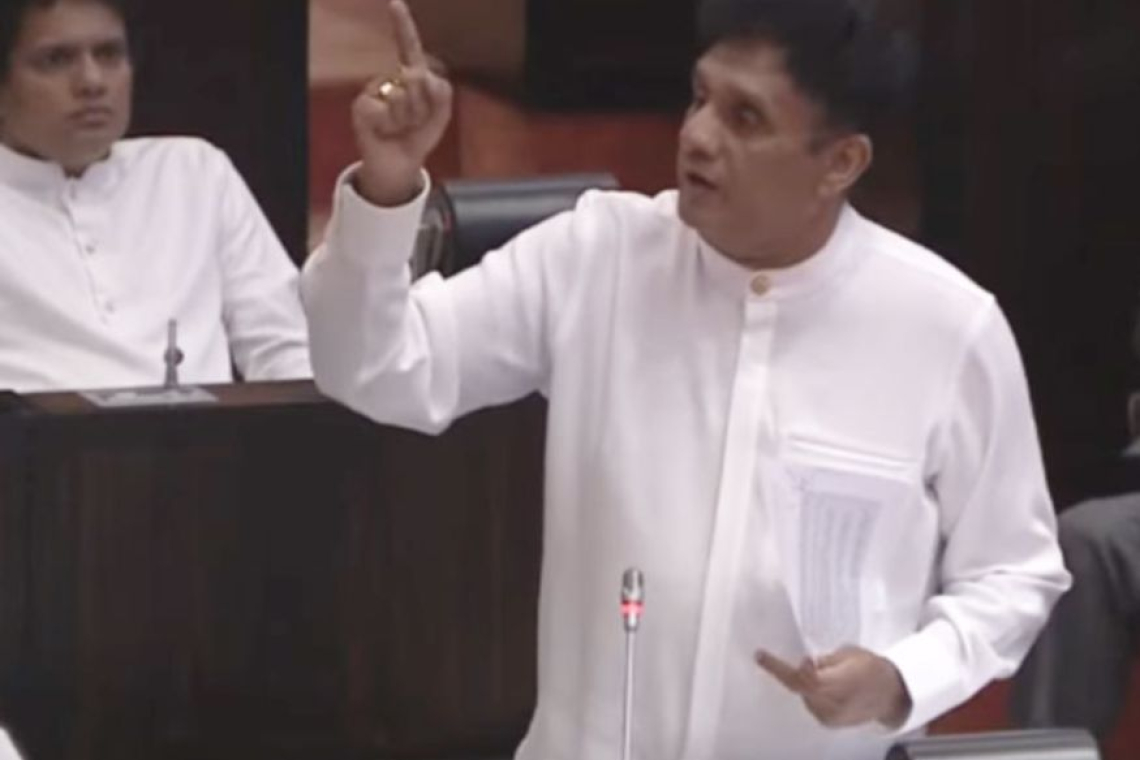 ආණ්ඩුව රට නිරාගමික රටක් කිරීමට කටයුතු කරනවා - විපක්ෂ නායක ගෙන් චෝදනාවක්   